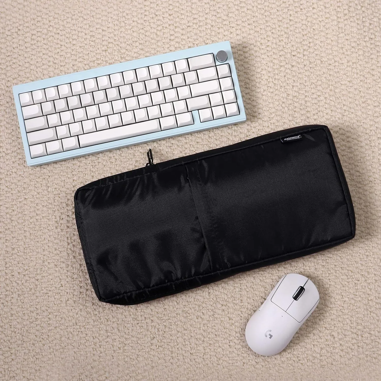 Sumgsn 75% Keyboard Case, Waterproof and Shockproof Protective Bag, Soft Travel Carrying Bag for 75 Keys Mechanical Keyboard (medium)